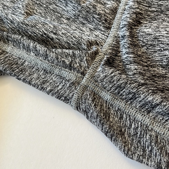 PINK VS Ultimate Yoga Crops - Picture 6 of 10